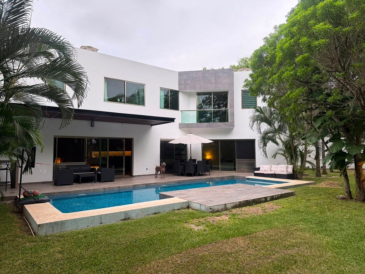 VENTA DE RESIDENCIA EN VILLA MANGA CANCUN, foto 1 de 37