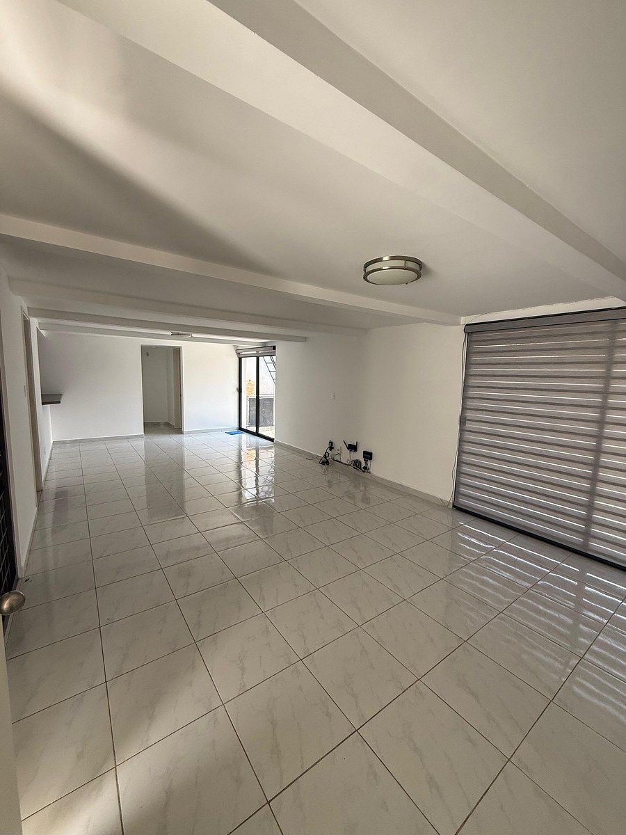 House in Jardines de San Mateo, Naucalpan de Juárez, photo 2 of 19