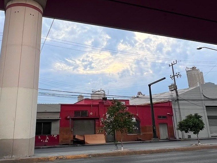 ALUGA-SE ESPAÇO COMERCIAL, Av. FÉLIX U. GÓMEZ, Mty, foto 1 de 9