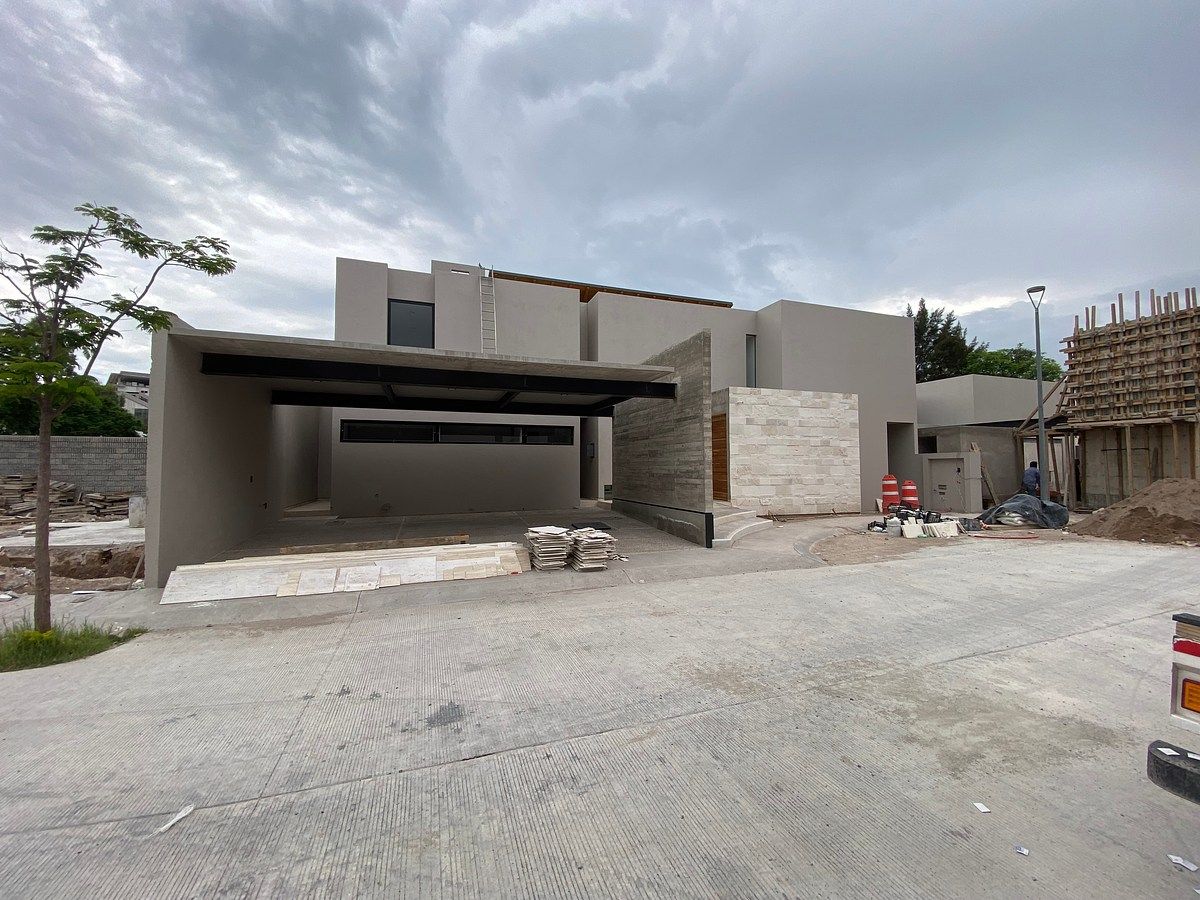 ACACIAS HOUSE FOR SALE IN JURICA, photo 1 of 51