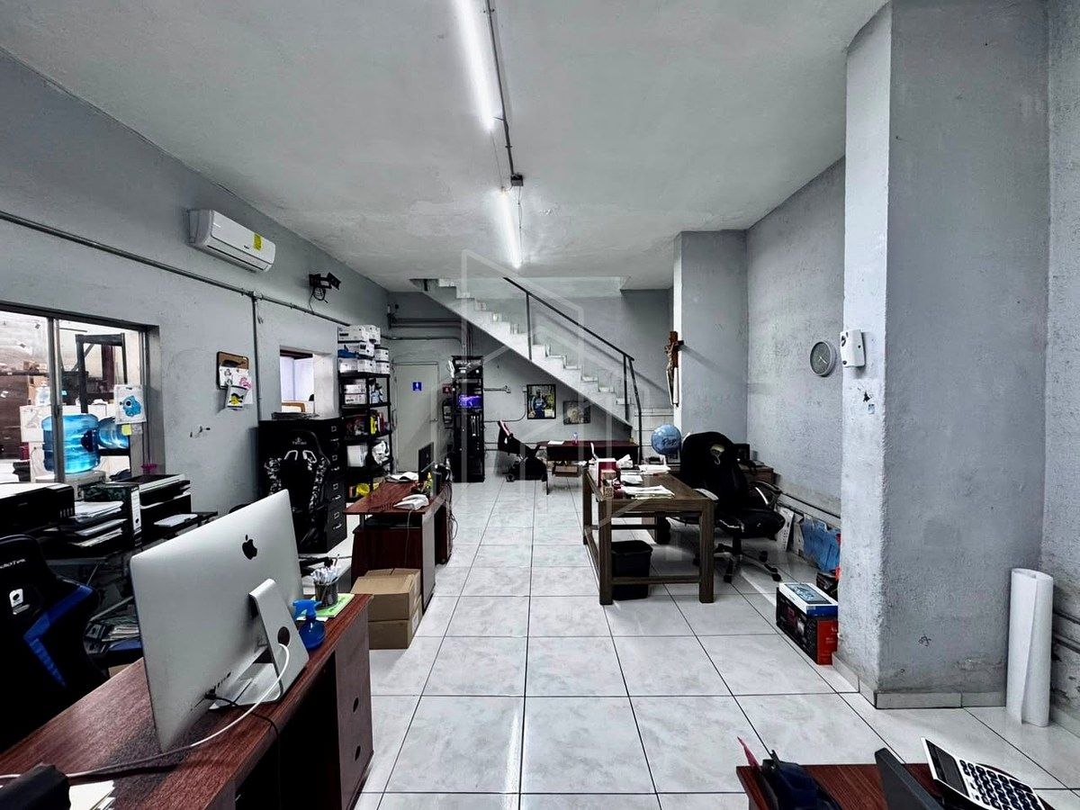 Bodega en venta - A pasos de Calzada Olímpica y Calzada González Gallo - foto 5
