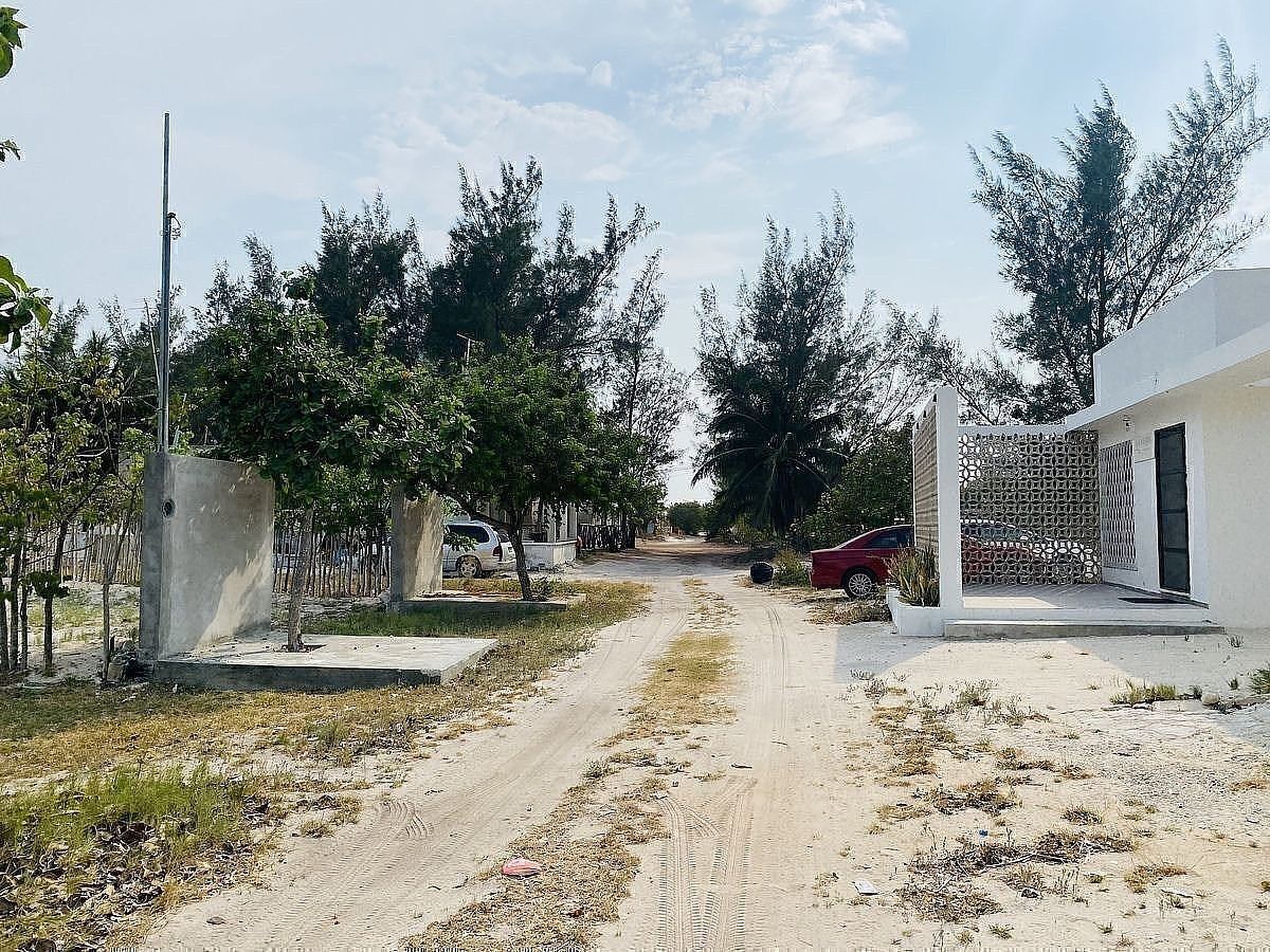 TERRENO EN LA PLAYA DE CHICXULUB PUERTO EN MERIDA YUCATAN - foto 3