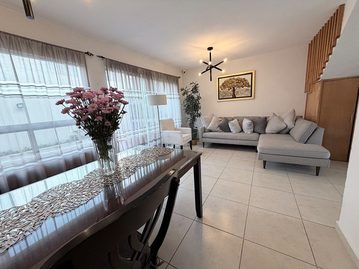 House for sale in a condominium with 3 bedrooms, pool, and private patio - foto 1