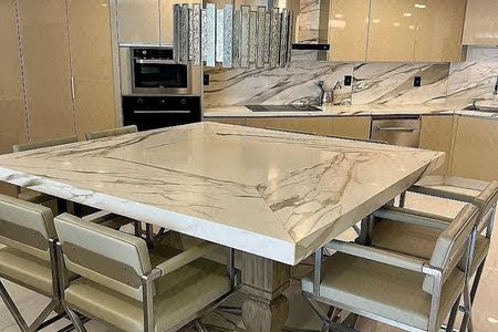 Apartamento no andar térreo totalmente remodelado no Condomínio Monarca