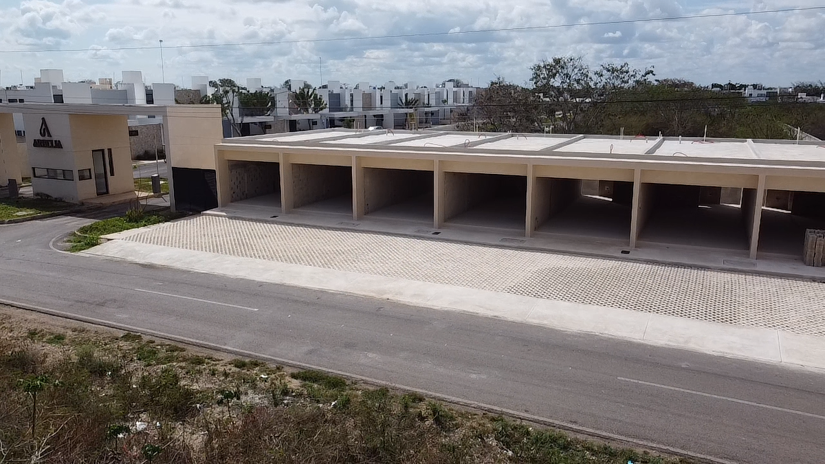 LOCAL COMERCIAL EN VENTA EN MERIDA, YUCATAN EN ARBELIA, CONKAL