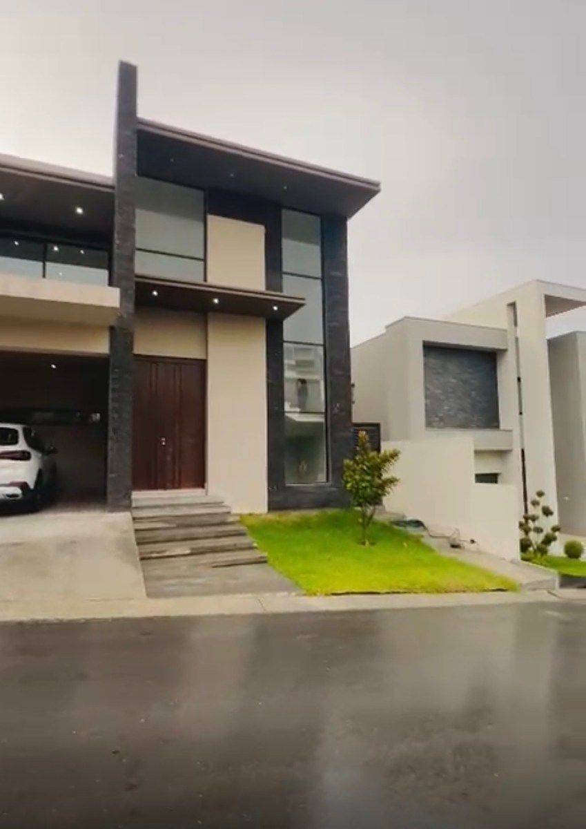 HOUSE FOR SALE SIERRA ALTA 9th SECTOR, NATIONAL HIGHWAY, photo 1 of 27