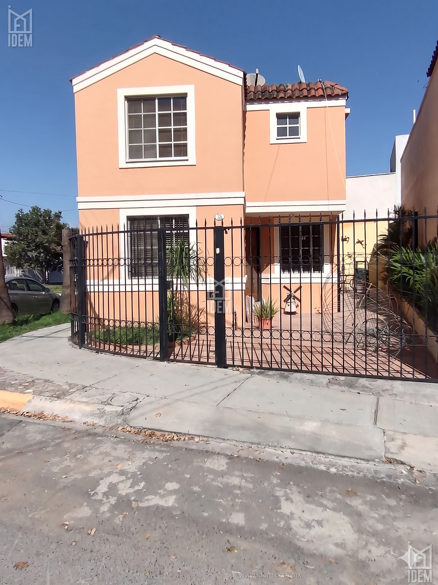 0531 - Casa en Venta Paseo de Cumbres, foto 1 de 27