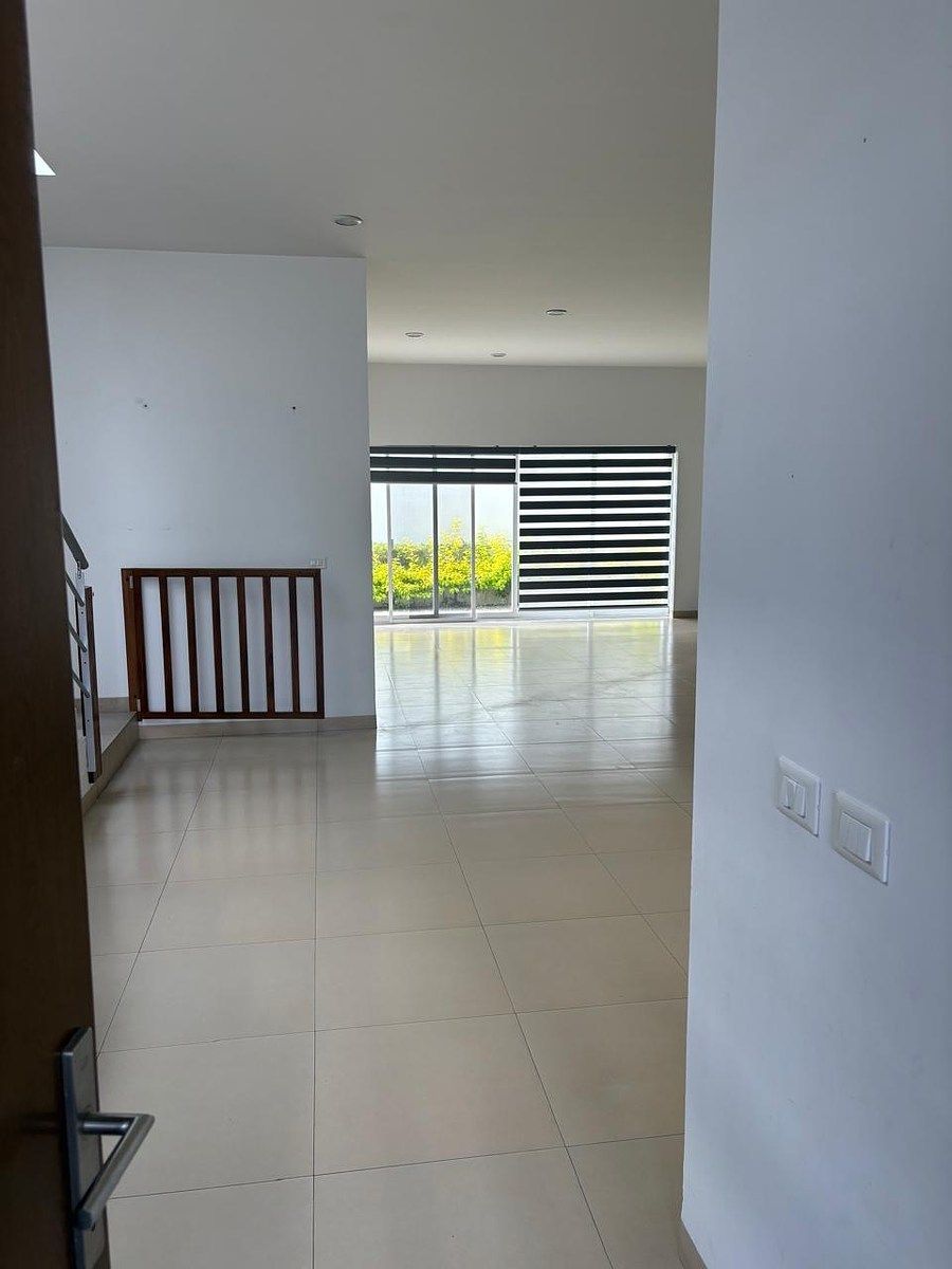 Beautiful and spacious house with modern finishes in Solares coto 2 - foto 3