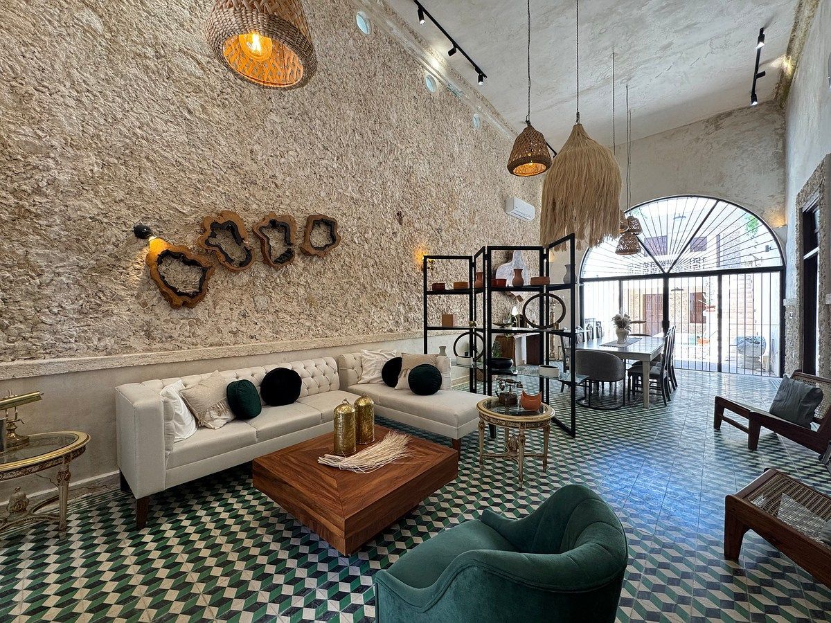 EN VENTA CASA REMODELADA EN EL CENTRO DE MERIDA - foto 1