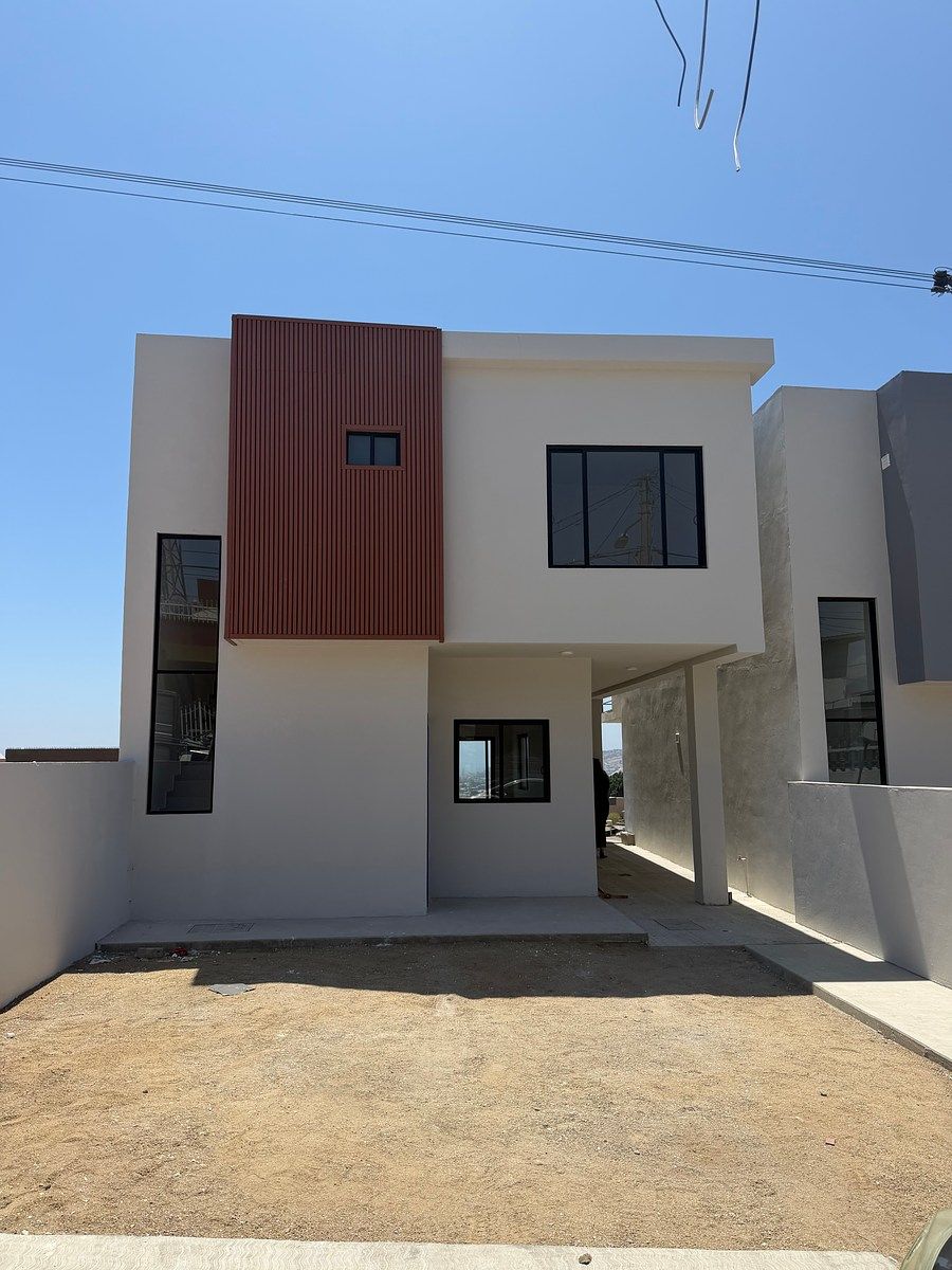 CASA EN VENTA CON VISTA A LA CIUDAD EN COLONIA REVOULUCION - foto 1