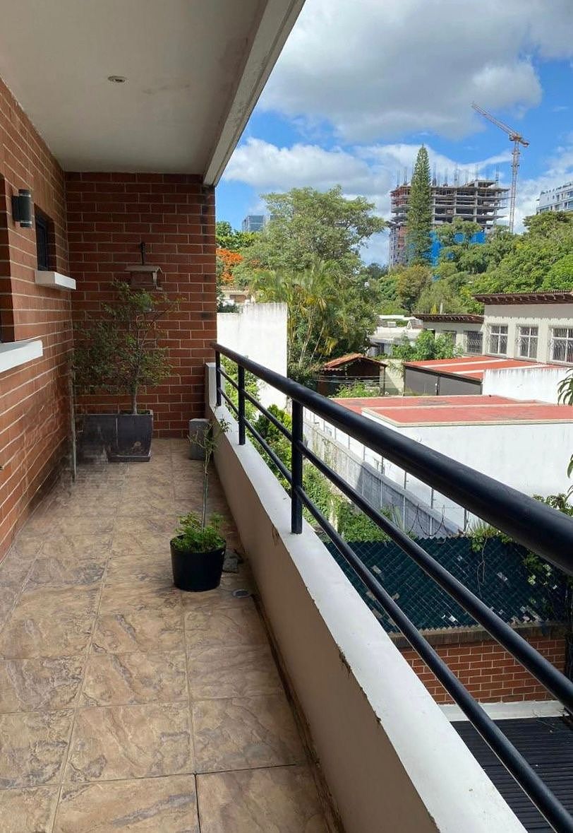 Apartamento en Venta – Edificio Cero Diez, Zona 15 VH2 - Image 5
