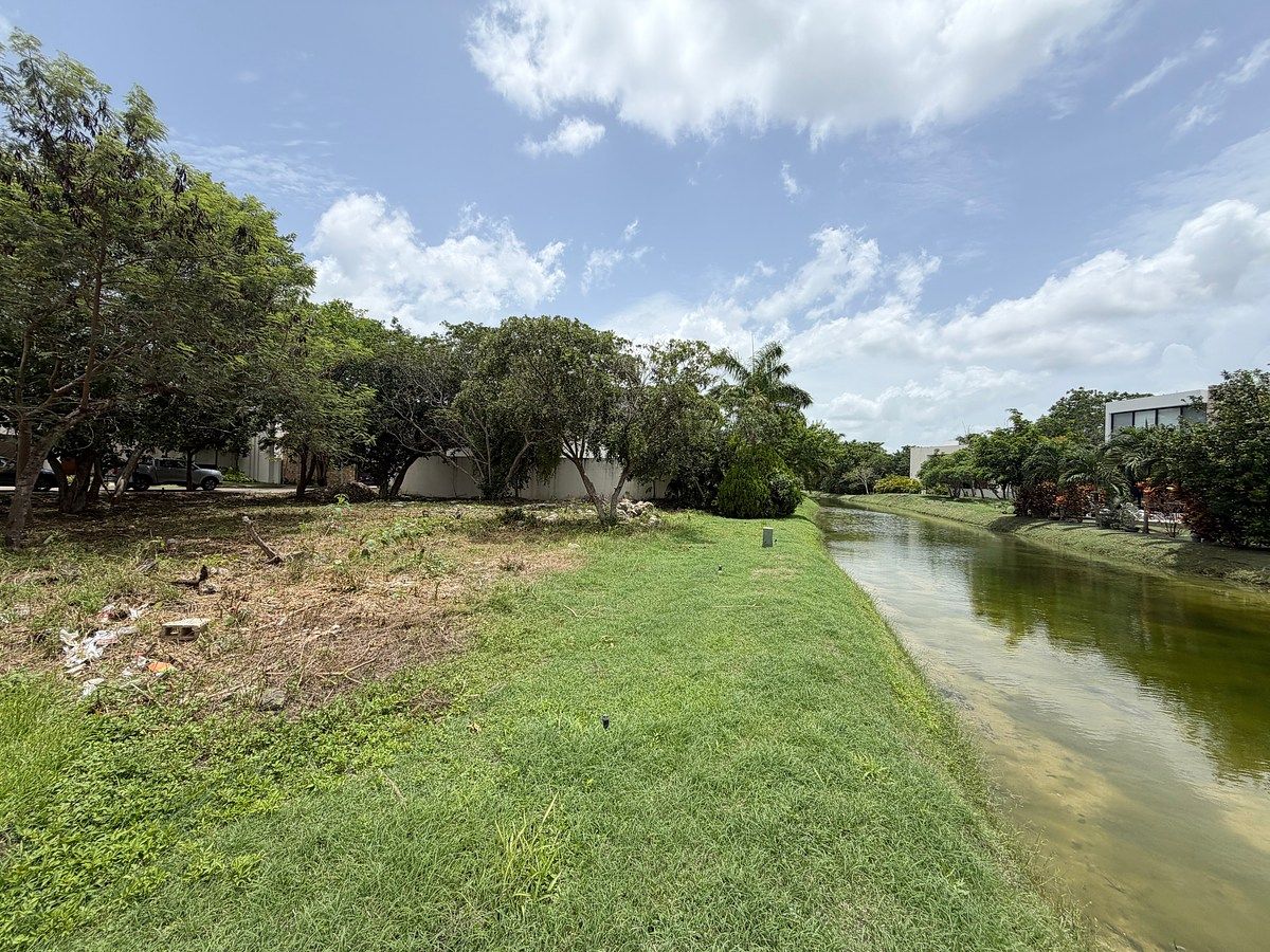 Se vende terreno en Privada Punta Lago, dentro de la isla., foto 1 de 8