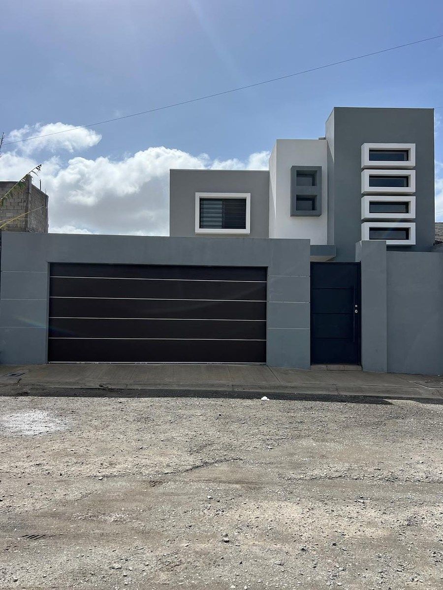 HOUSE FOR SALE IN LA GLORIA $4,250,000.00 PESOS, photo 1 of 23