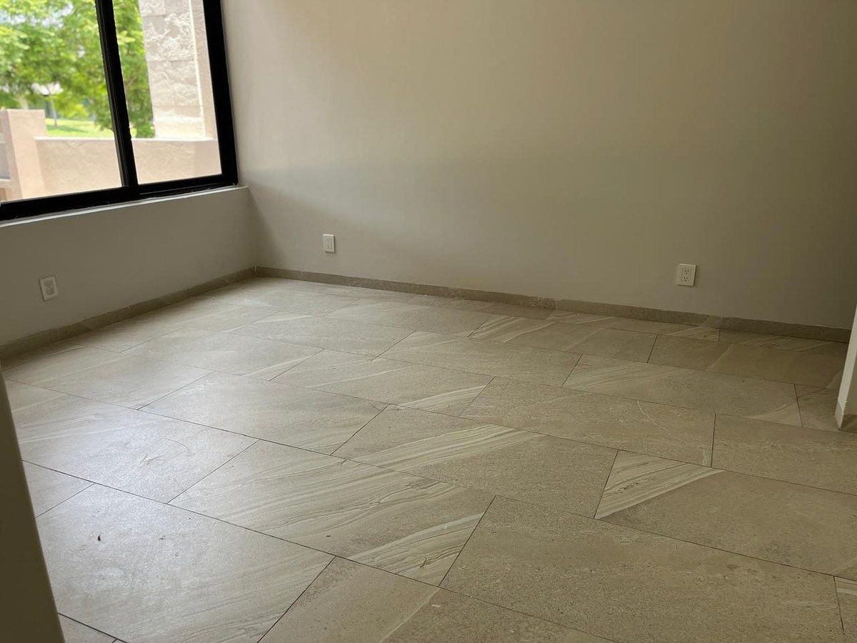 Casa en venta o renta en Altozano | Condominio Laja | Terraza - foto 4