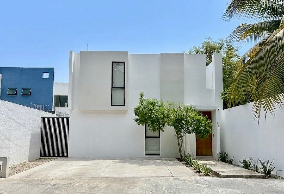 House for Sale Ideal for Offices or Residential House in Montevideo, Mérida, photo 1 of 24