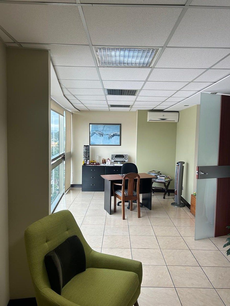 Oficina en Zona 10, Guatemala, foto 8 de 11