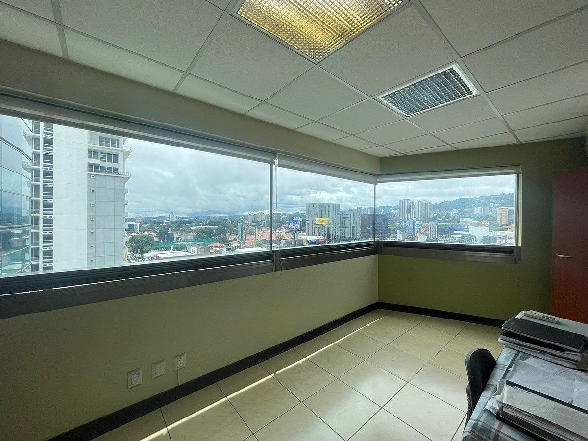 Oficina en Zona 10, Guatemala, foto 9 de 11