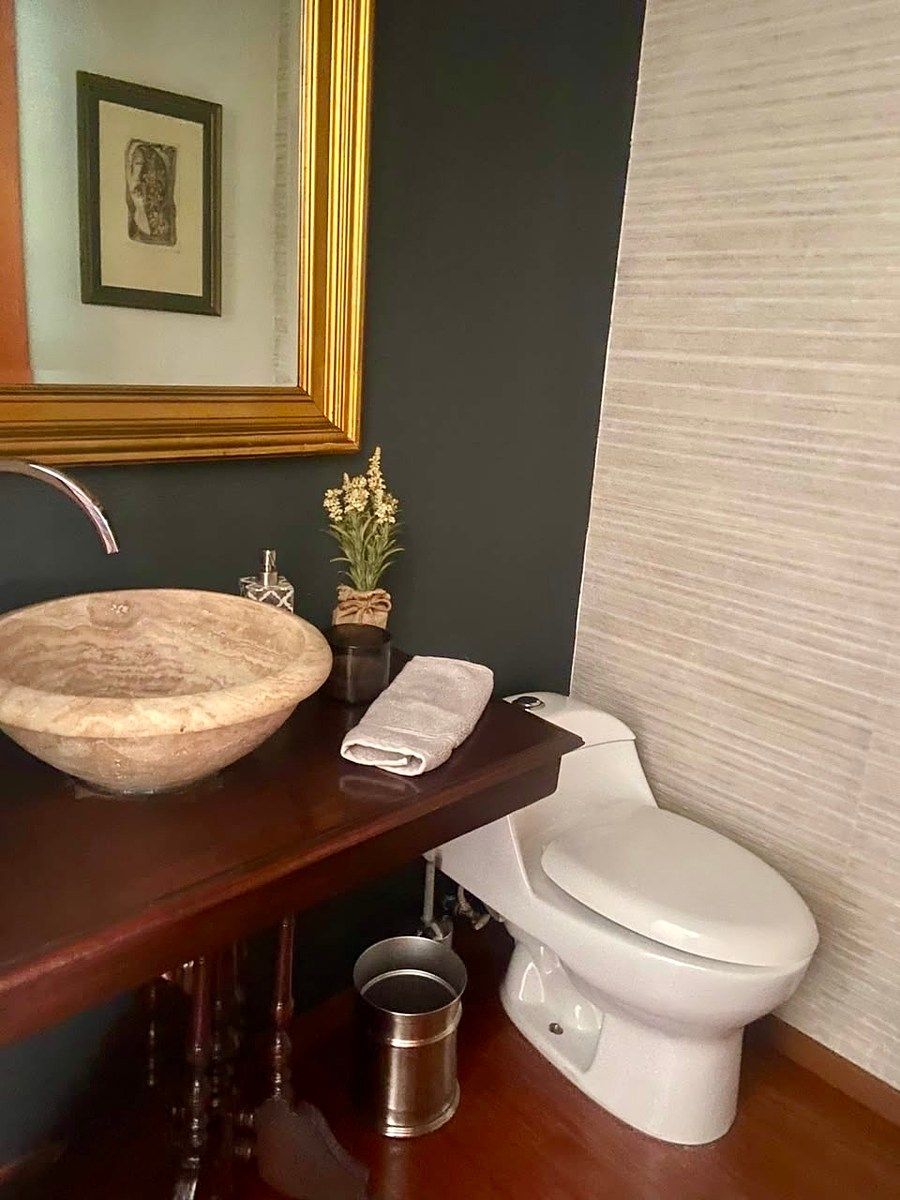 Medio Baño, photo 6 of 14