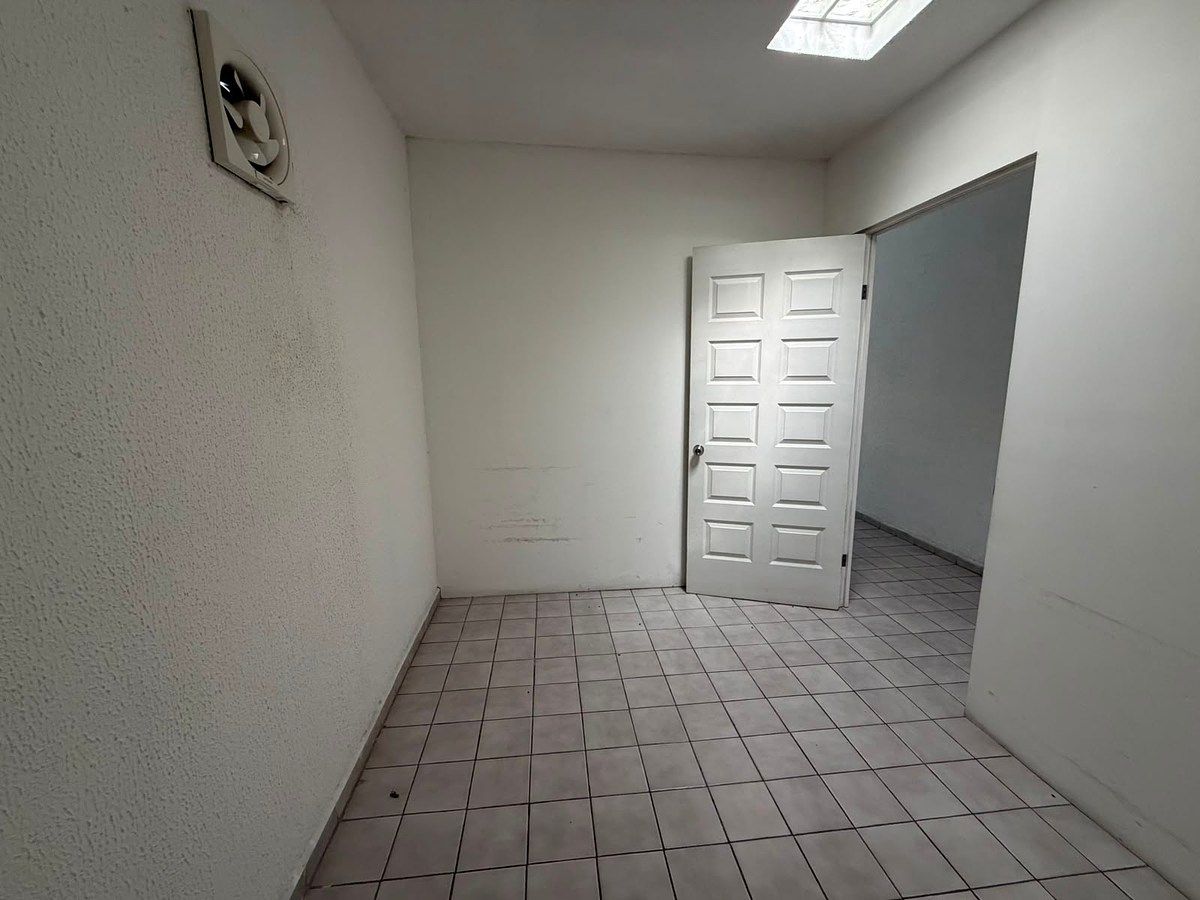 Retail Space in Leon XIII, Guadalupe, photo 3 of 14