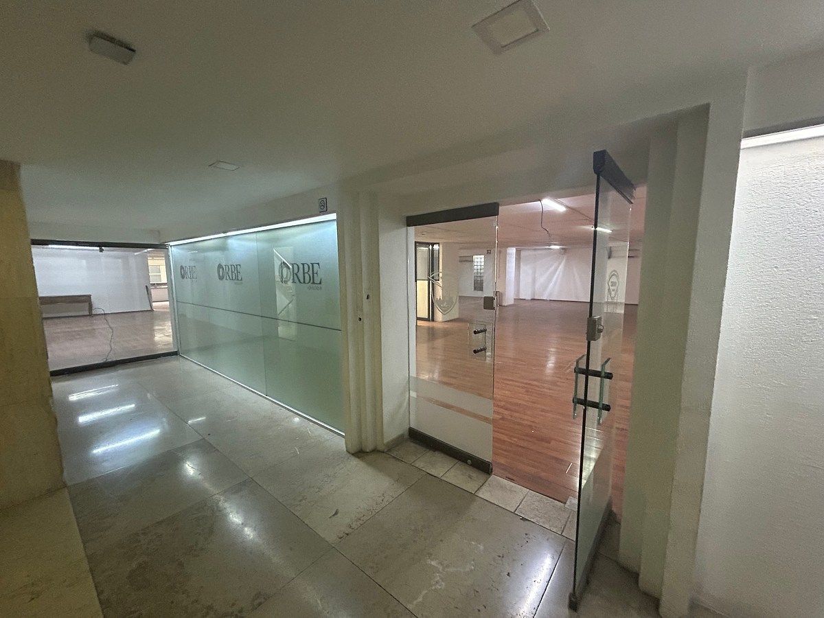 Excellent office of 250 M2 two blocks from Reforma, photo 1 of 15