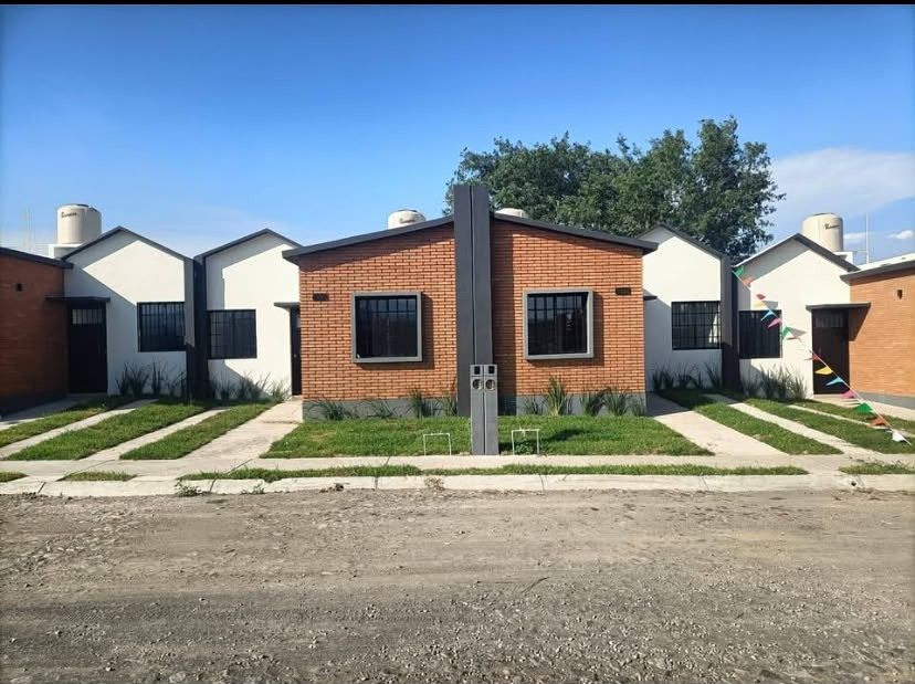 House for sale, photo 1 of 5