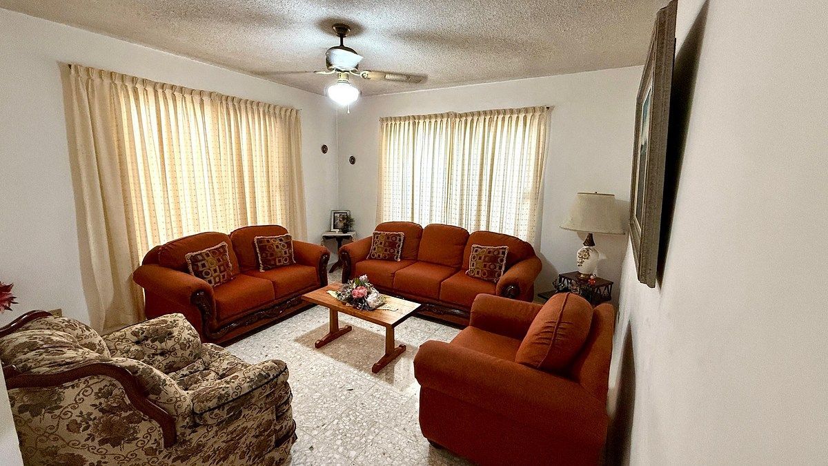 House in Las Cumbres 3 Sector, Monterrey, photo 2 of 27
