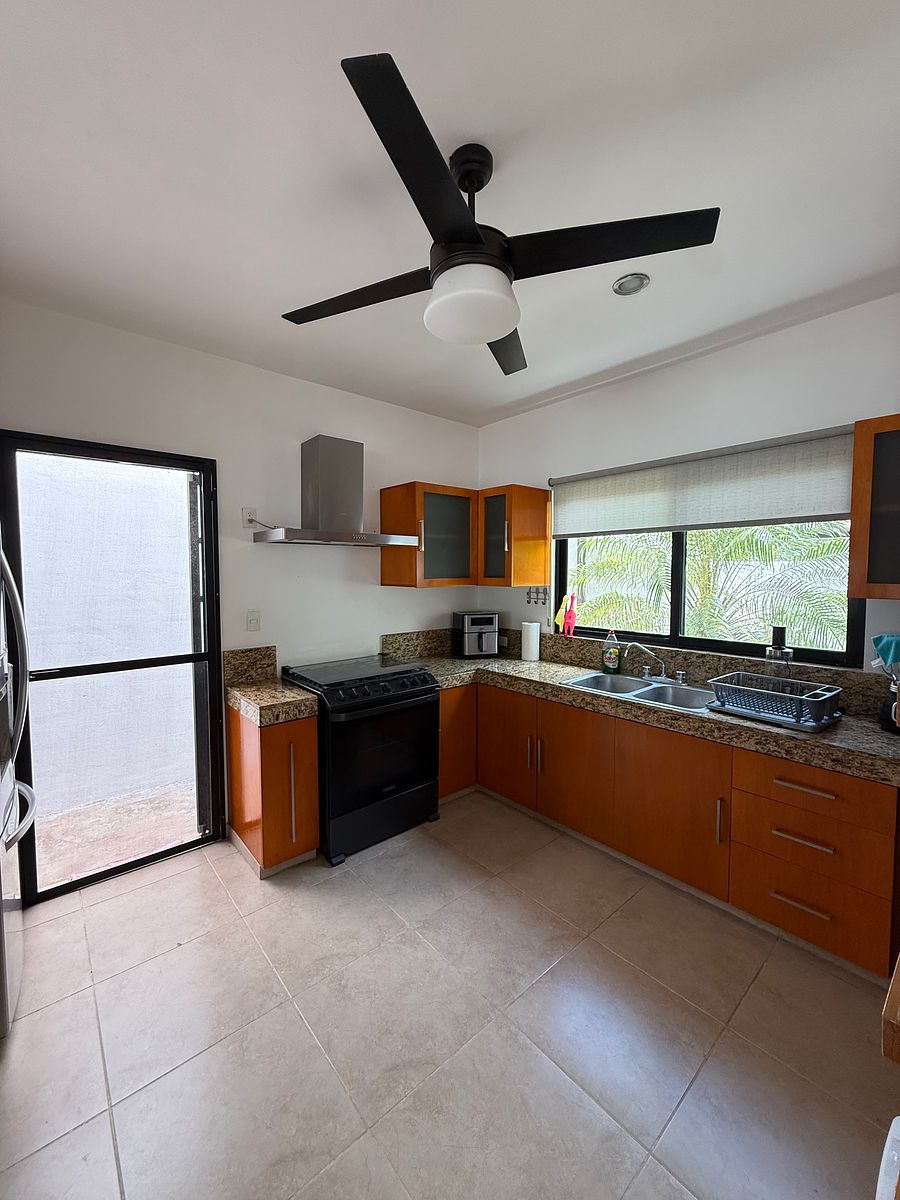 House in Gated Community in Cholul, Mérida, photo 3 of 39
