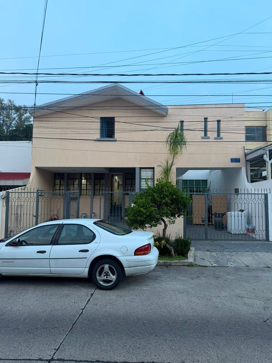 House in Providencia, with opportunity to develop, photo 1 of 9