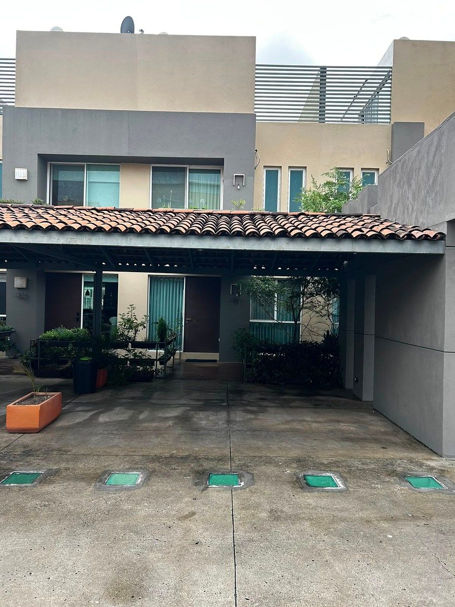 Casa Amueblada en Town Home, foto 1 de 39
