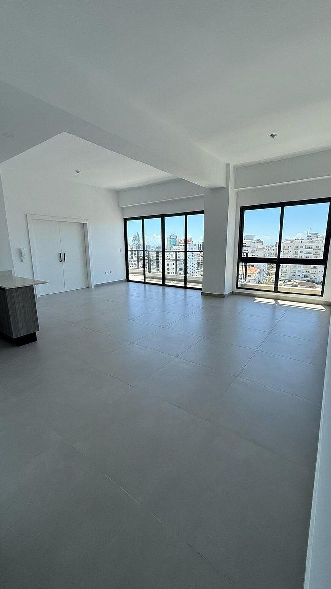 Alquilo apartamento de 3 habitaciones con hermosa vista a la ciudad - NUEVO, foto 1 de 29