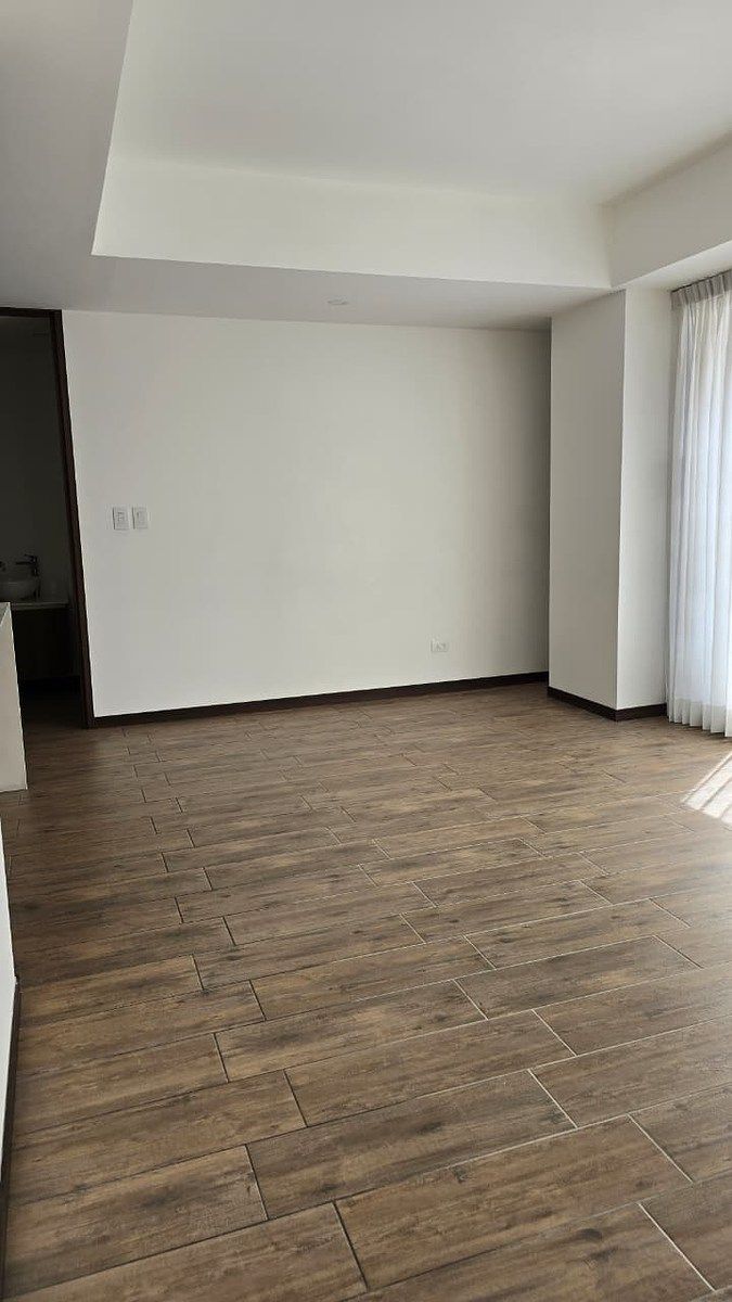 Apartamento en Renta Zona 11 - Image 3