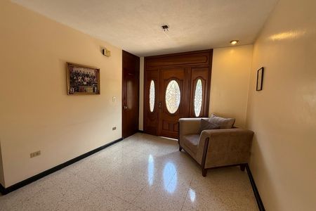 Central sale house on Av. López Mateos