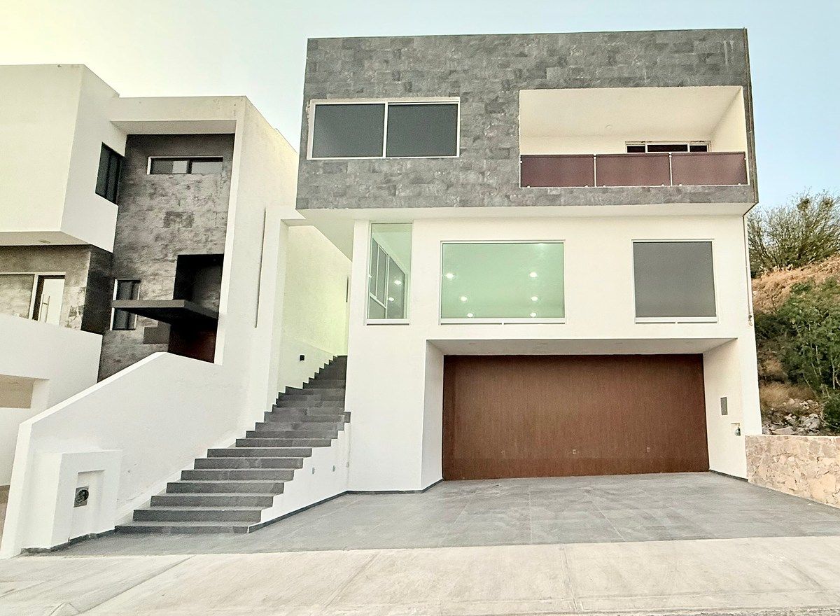 VENDA DE CASA EM REAL DE TEJEDA, foto 1 de 23