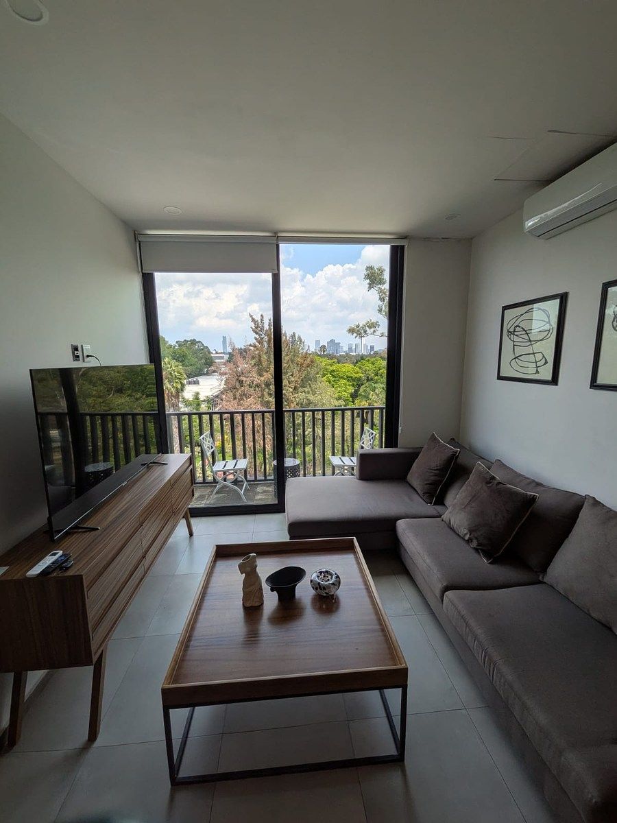 Departamento con 3 recámaras en venta en Colomos Providencia, foto 1 de 26