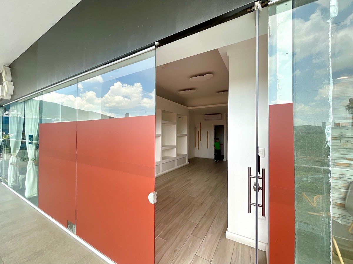 Local for Rent in Plaza Colorines in San Pedro Garza Garcia, N.L., photo 1 of 7