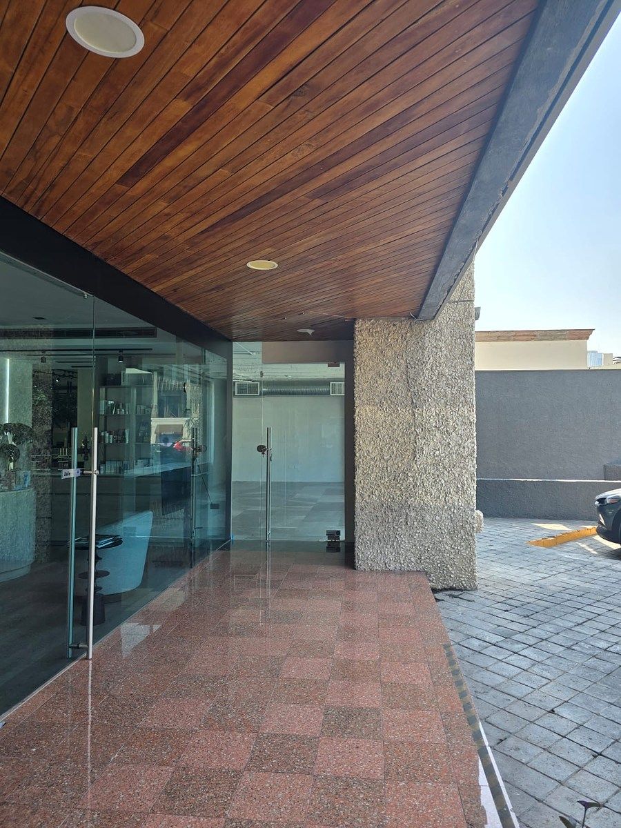 Local comercial en Del Valle, San Pedro Garza García, foto 5 de 6