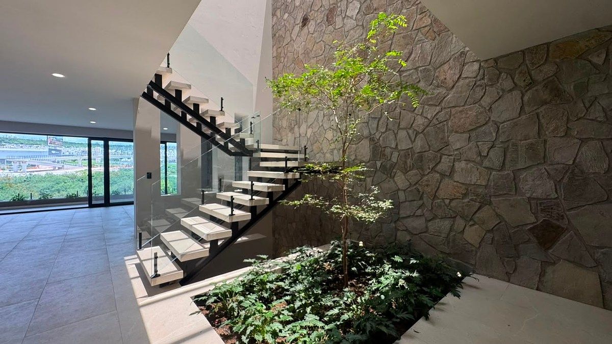HOUSE IN ALTOZANO, QUERETARO, photo 1 of 26