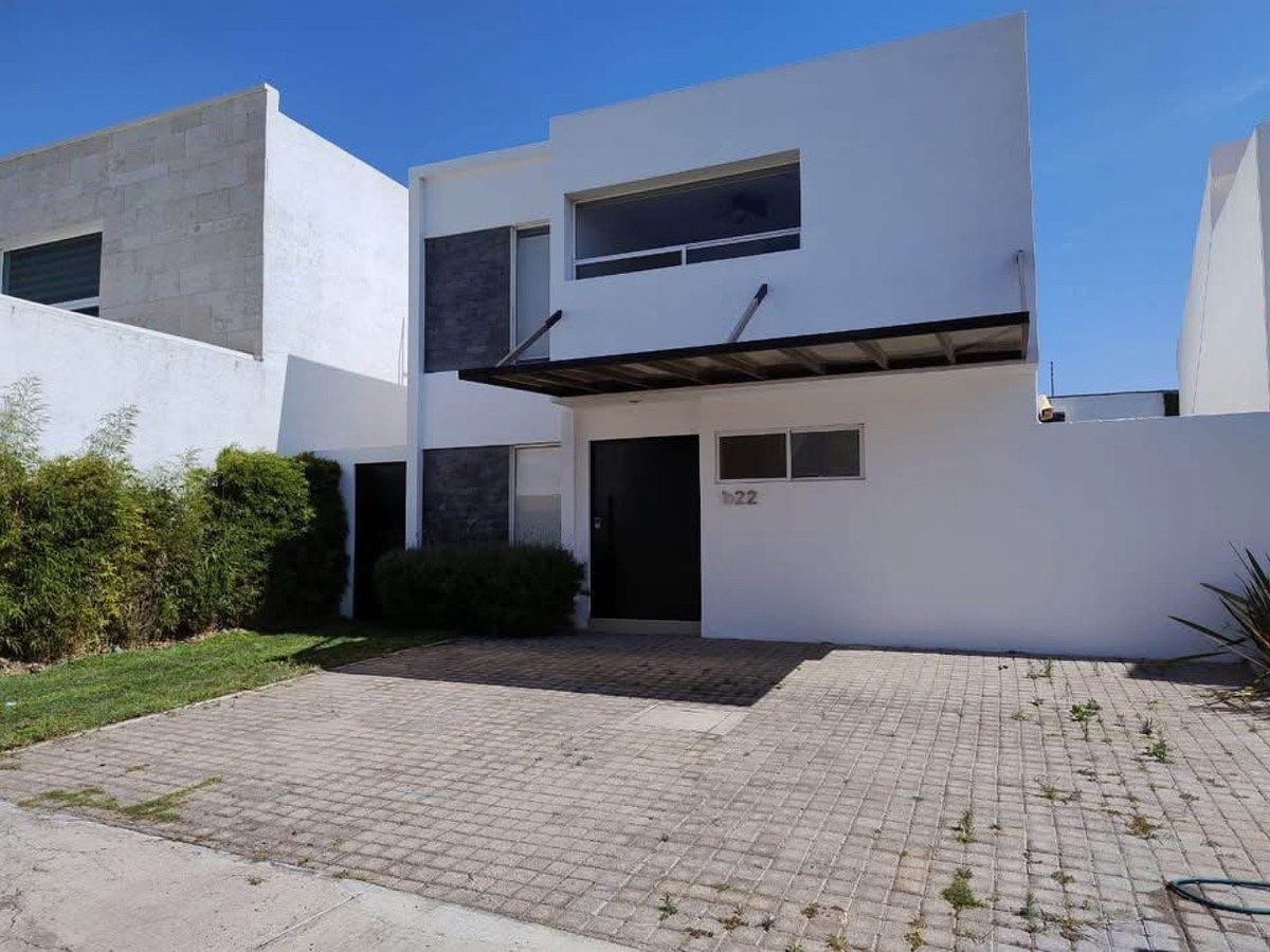 Fachada, foto 1 de 38