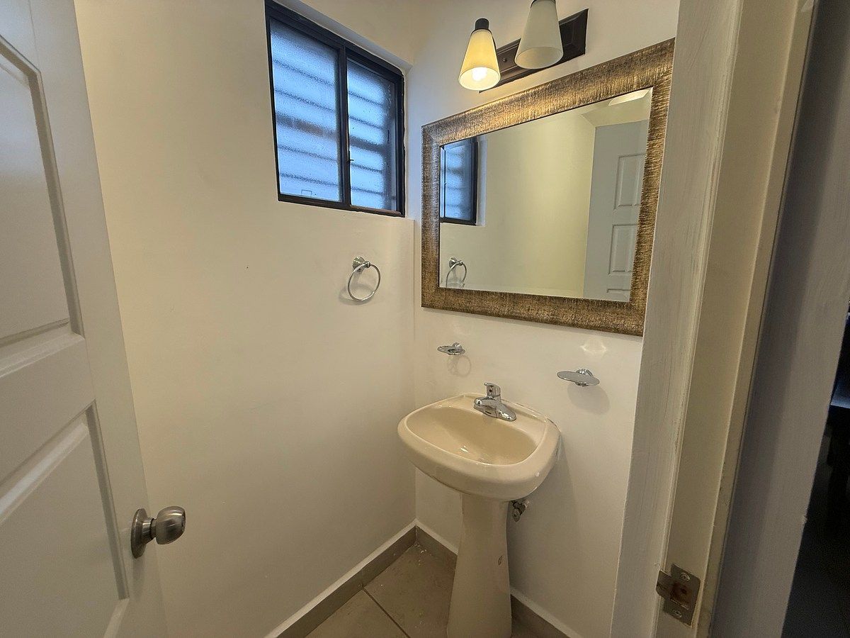 Medio baño em planta baja, foto 6 de 20