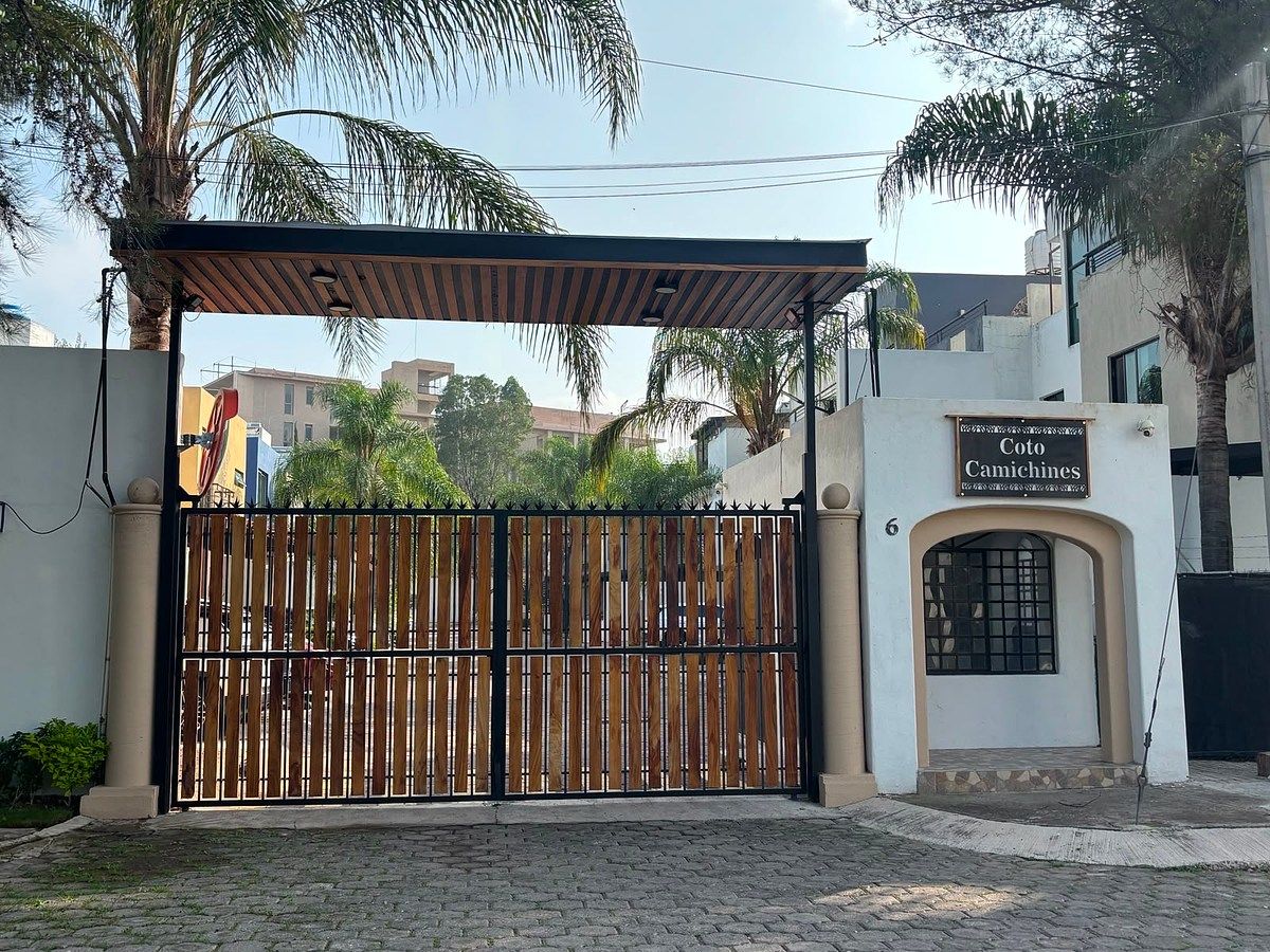 CASA EN VENTA EN LA TIJERA DENTRO DE CONDOMINIO