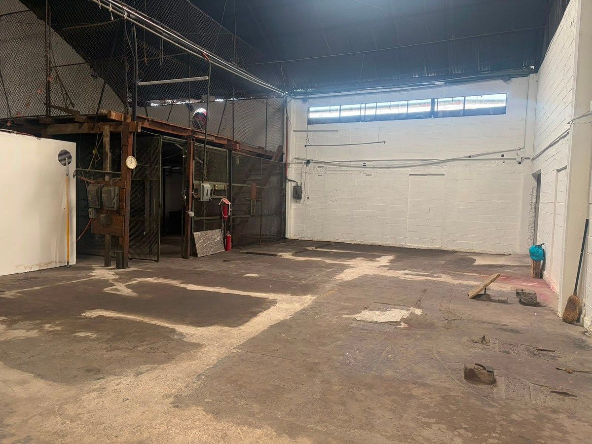 Bodega comercial en San Bartolo Naucalpan (Naucalpan Centro), Naucalpan de Juárez, foto 2 de 13