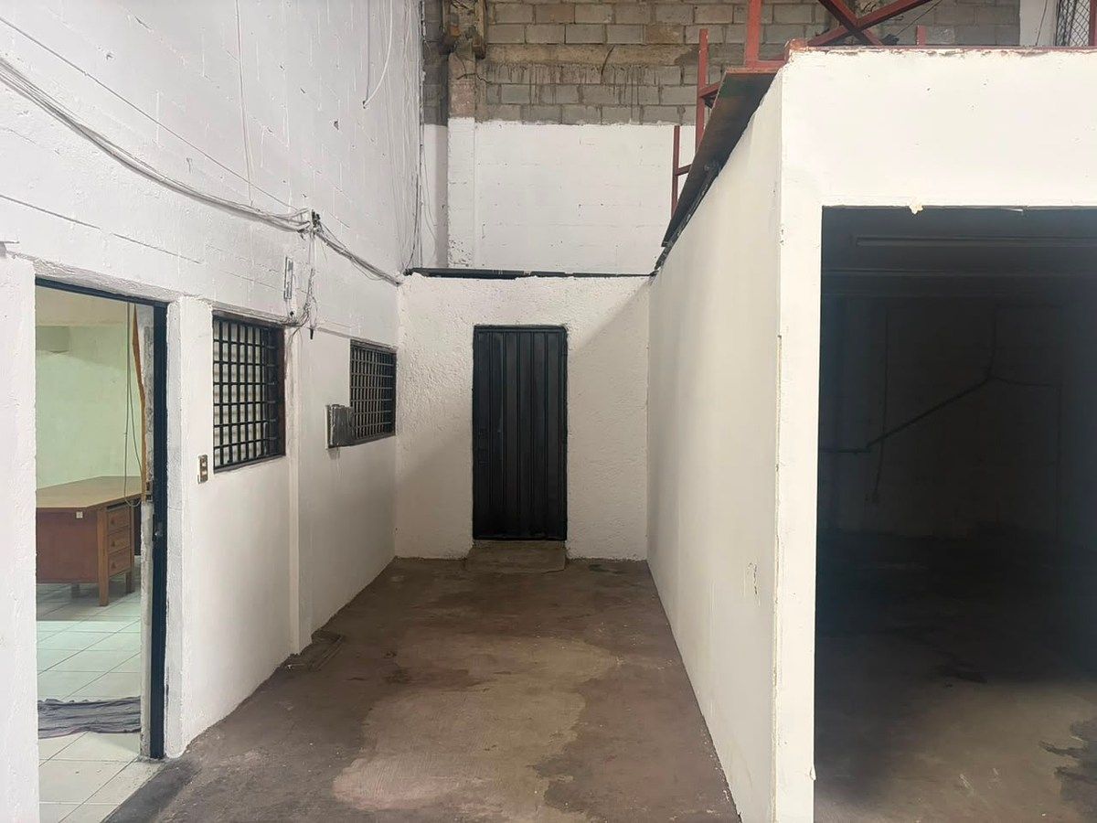 Bodega comercial en San Bartolo Naucalpan (Naucalpan Centro), Naucalpan de Juárez, foto 12 de 13