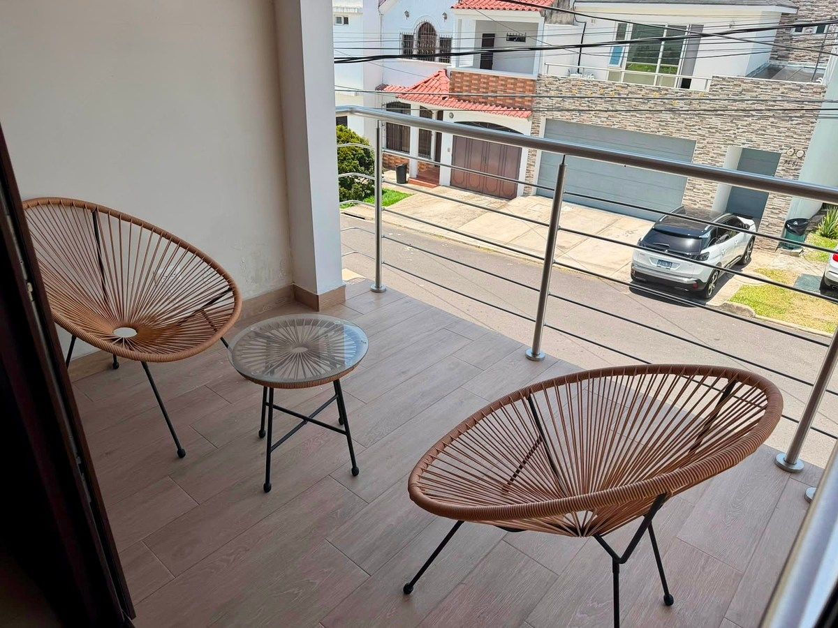 Moderna casa en Hacienda Real - Miniatura 2