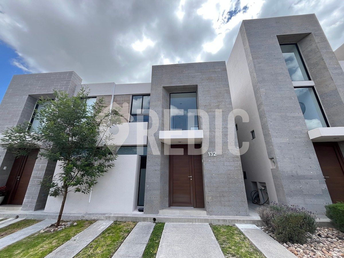 CASA EN VENTA EN ALTOS JURIQUILLA, foto 1 de 15