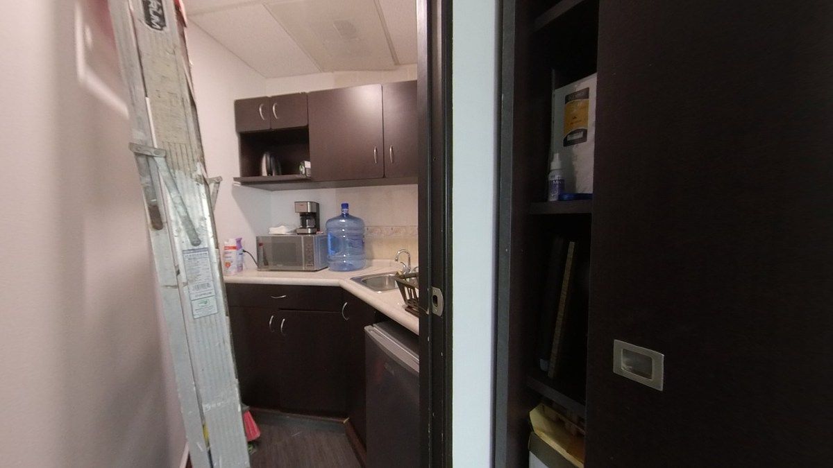 pantry / cocineta, photo 9 of 12