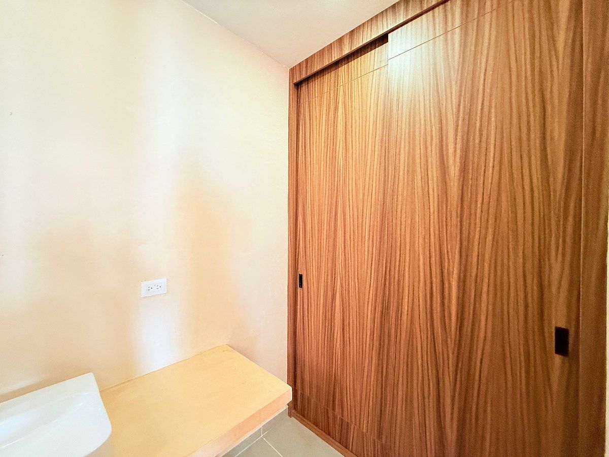 EN VENTA VILLA CON PISCINA Y ROOFTOP PRIVADO EN CHELEM PUERTO, YUC. - foto 4