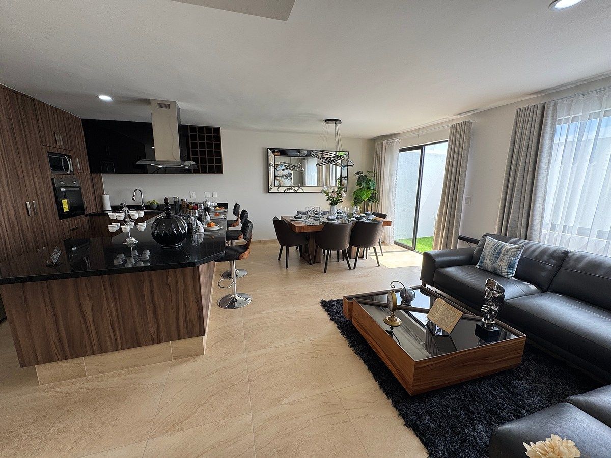 House in Gated Community in San Isidro Juriquilla, Querétaro, photo 2 of 14