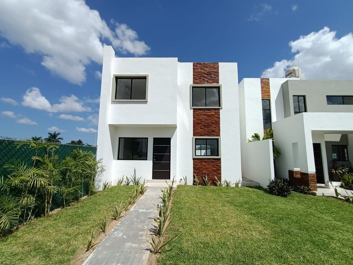 CASA EN VENTA DE  2 PLANTAS EN FRANCCIONAMIENTO DZITYA, foto 1 de 10