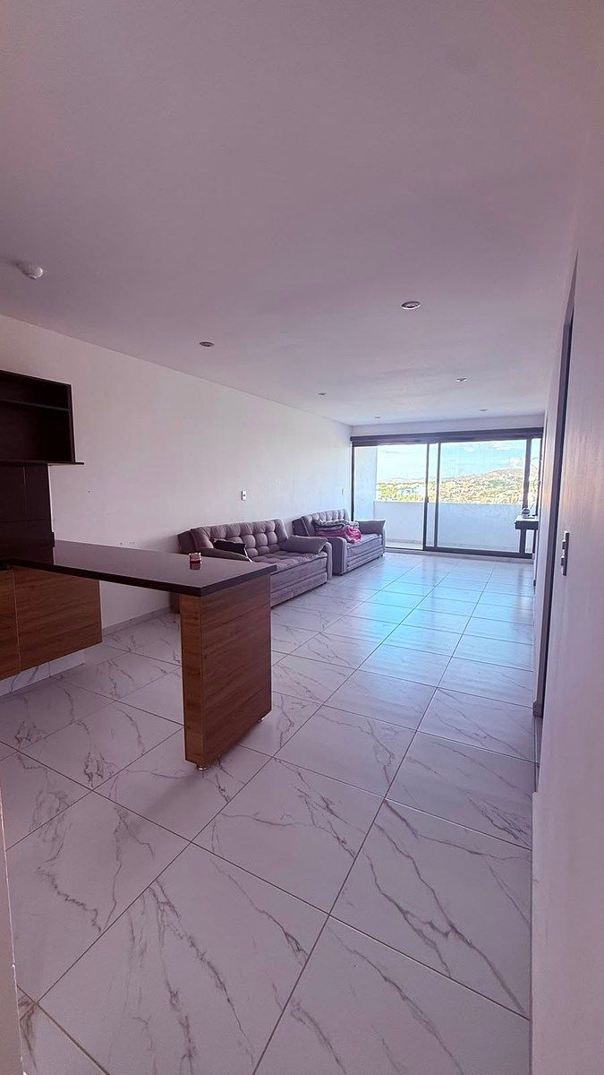 Apartamento para alugar 2 quartos 2 banheiros, varanda com excelente vista, foto 1 de 15