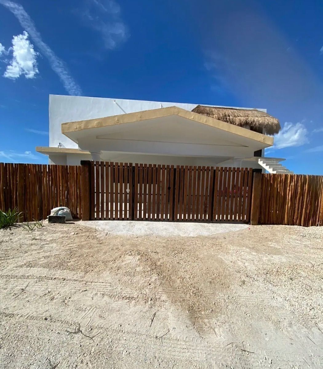Casa à Venda Frente ao Mar em Telchac Puerto Yucatán, foto 1 de 27